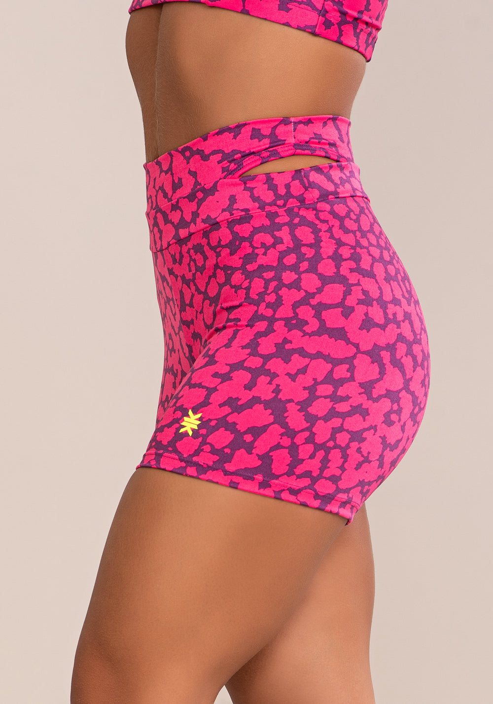 Short Fitness Feminino Euphoria Com Detalhe Vazado Spot Pink Dlk