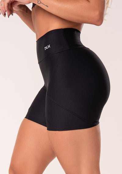 Short Preto Com Recorte Duplo Lateral Básico Dlk