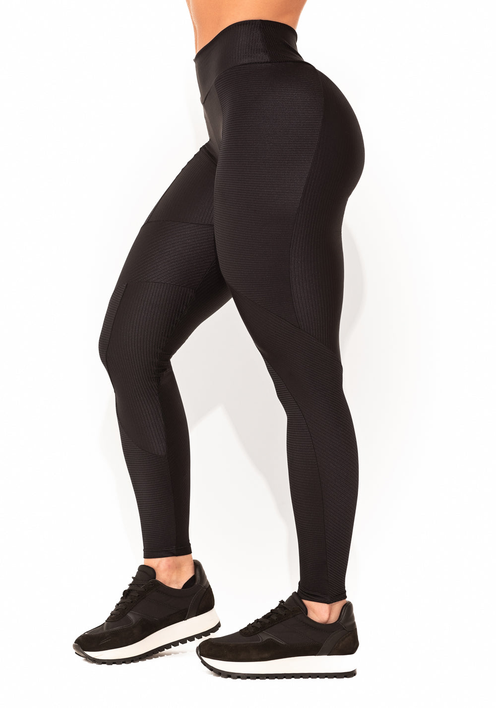Legging Fitness Feminina Preta Canelada Com Recortes Elegance Dlk