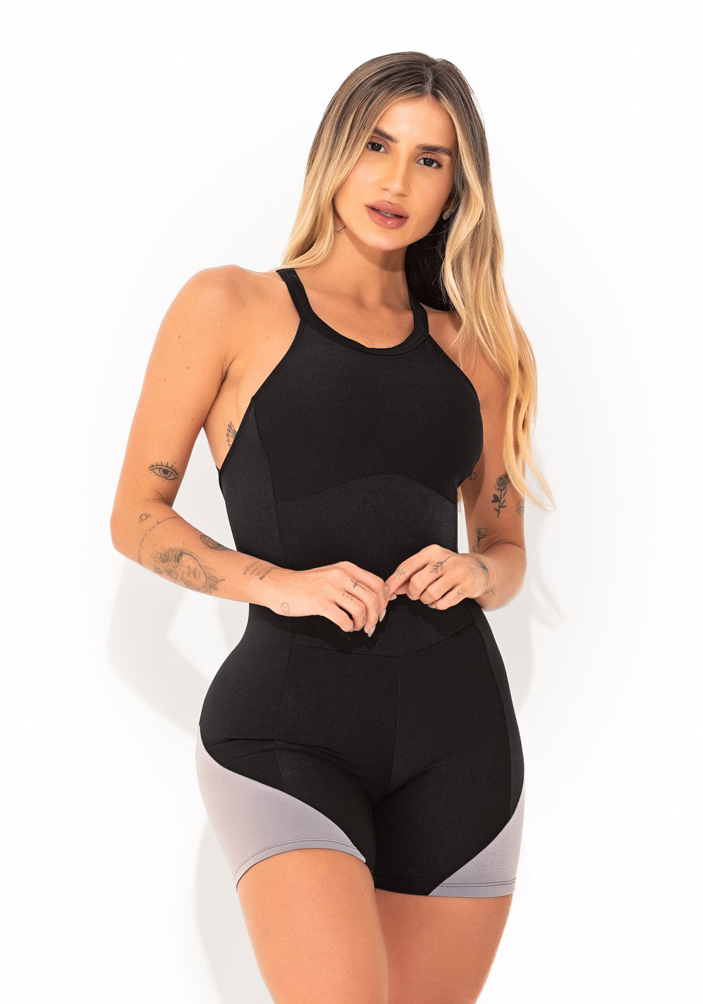 Macacão Fitness Feminino Preto E Cinza Com Recortes Canelado Elegance Dlk
