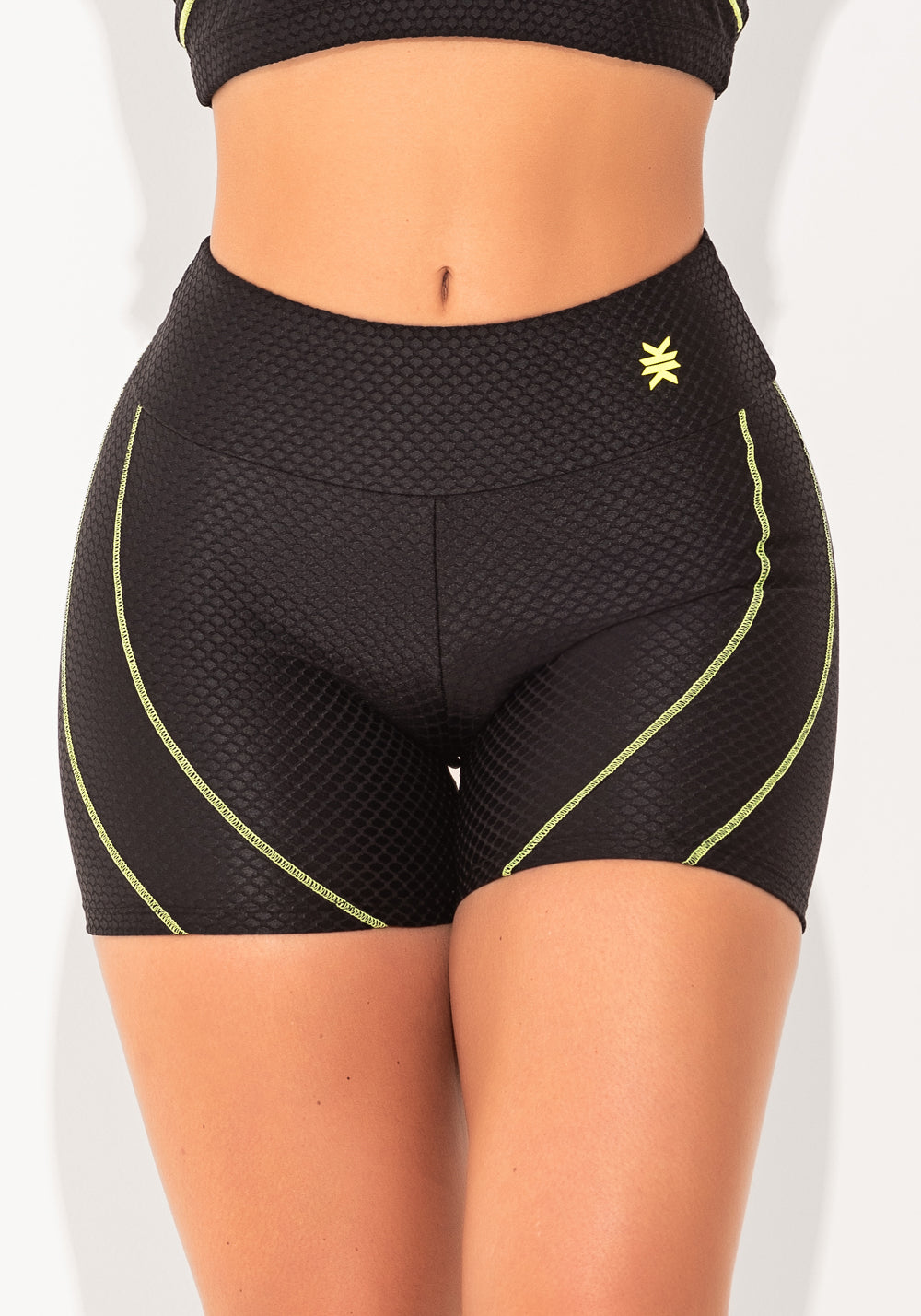 Short Fitness Feminino Preto Texturizado Com Pesponto Elegance Dlk