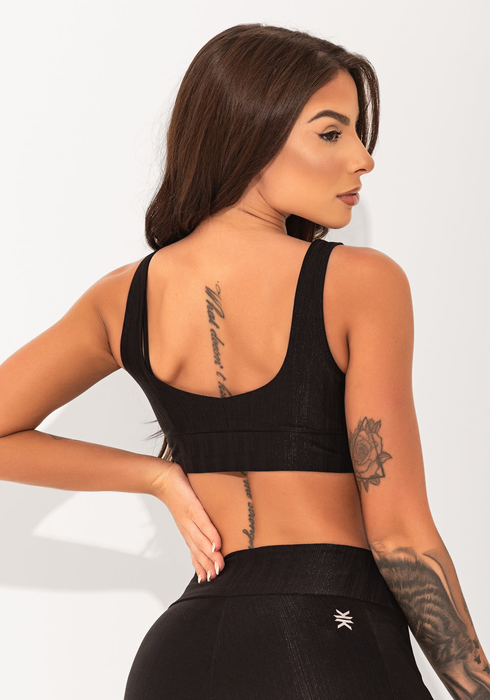 Top Fitness Feminino Preto Texturizado Cut-out Com Recortes Elegance Dlk
