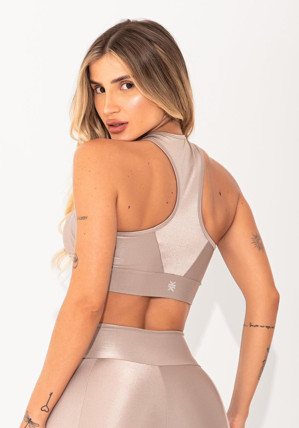 Top Fitness Feminino Nude Canelado Cut-out Elegance Dlk