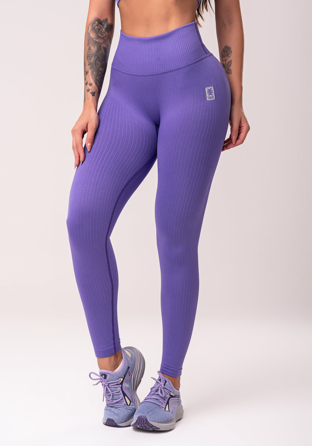 Legging Fitness Feminina Roxo Com Cós Alto E Detalhe Em V Seamless Dlk