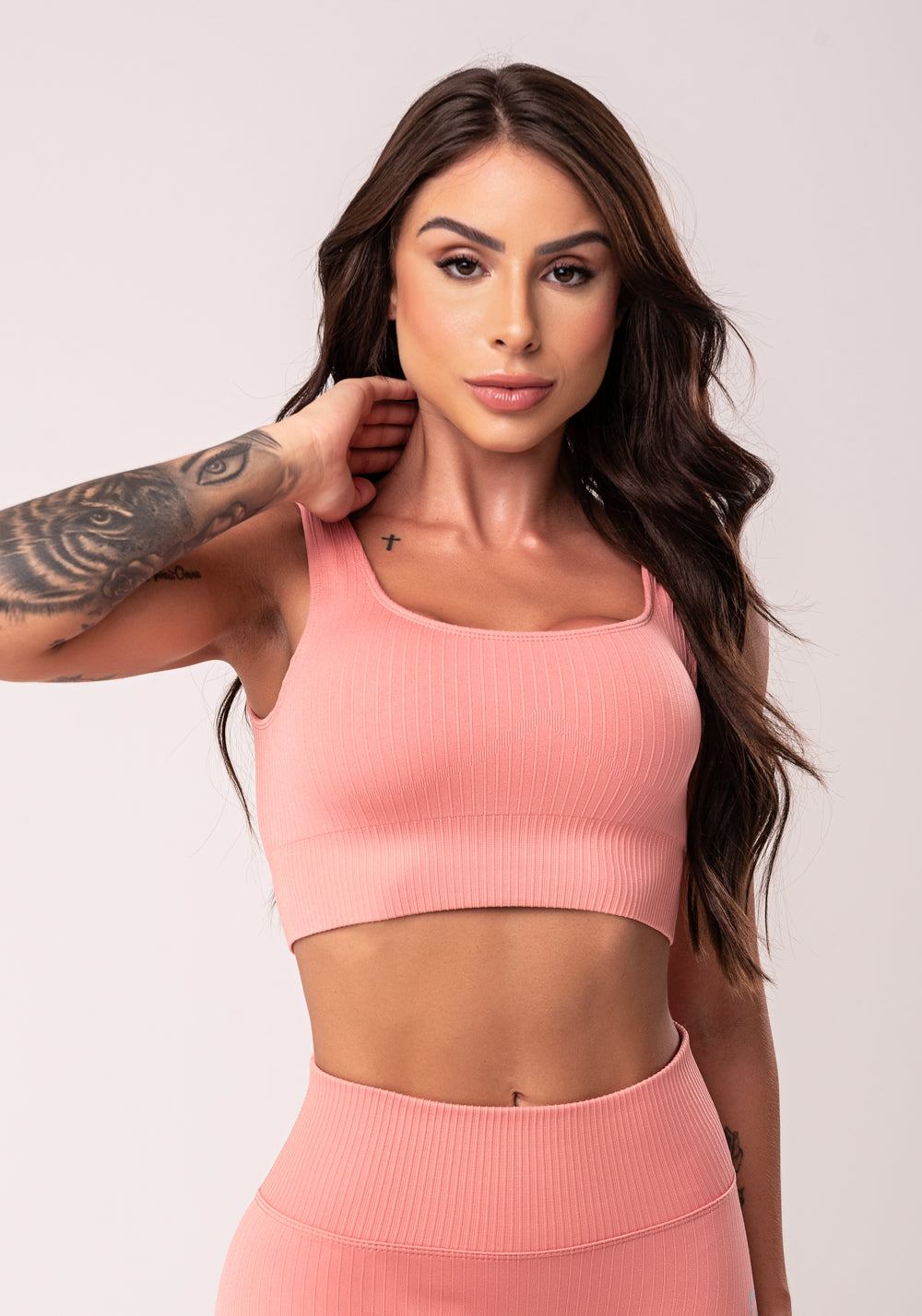 Top Fitness Feminino Rosé Com Bojo E Alças Largas Seamless Dlk