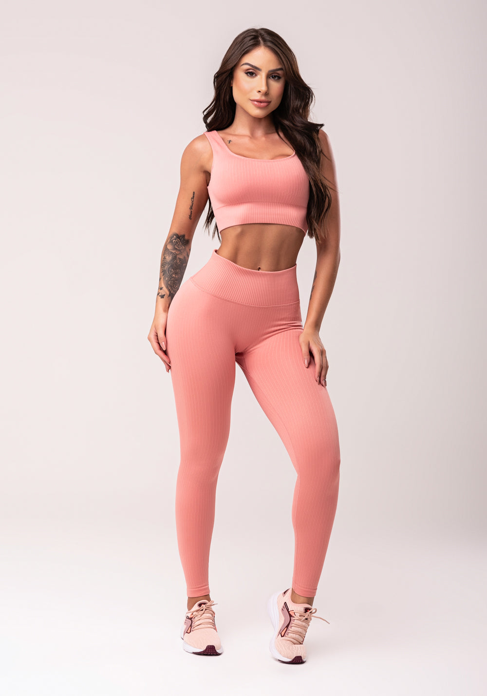 Top Fitness Feminino Rosé Com Bojo E Alças Largas Seamless Dlk