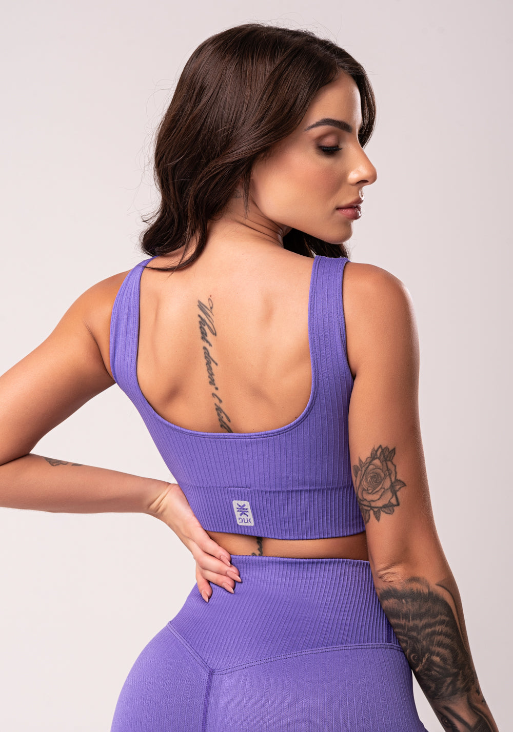 Top Fitness Feminino Roxo Com Bojo E Alças Largas Seamless Dlk