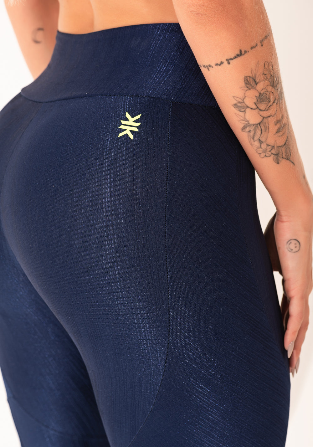 Legging Fitness Feminina Marinho Texturizada Com Recortes Elegance Dlk