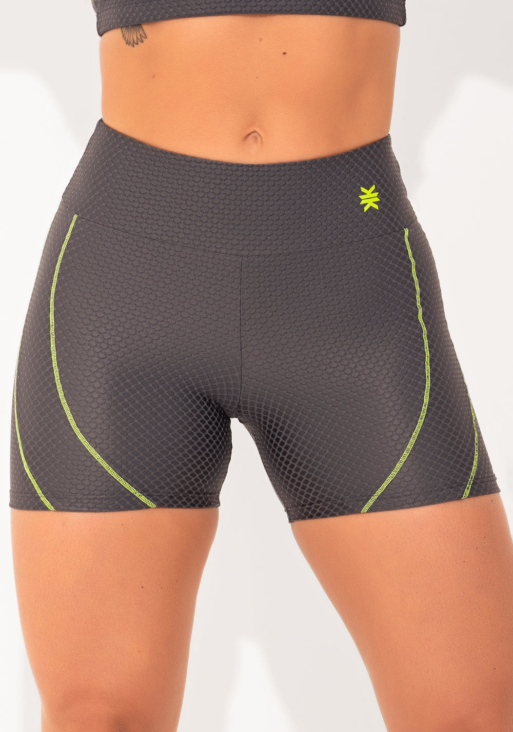 Short Fitness Feminino Cinza Texturizado Com Pesponto Elegance Dlk