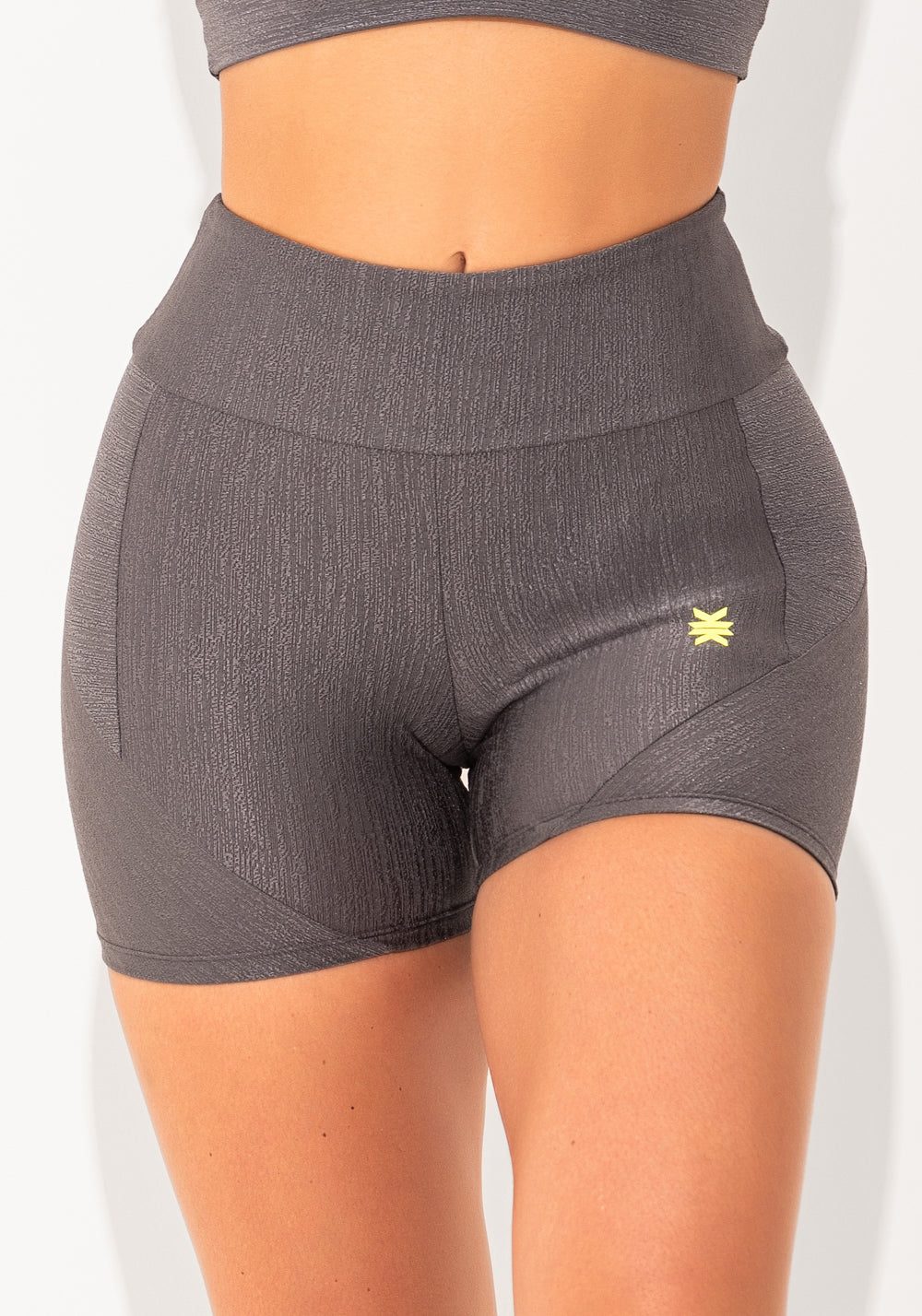 Short Fitness Feminino Cinza Texturizado Com Recortes Elegance Dlk