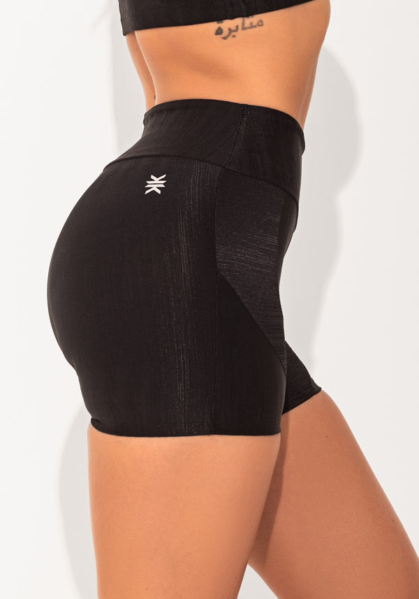 Short Fitness Feminino Preto Texturizado Com Recortes Elegance Dlk