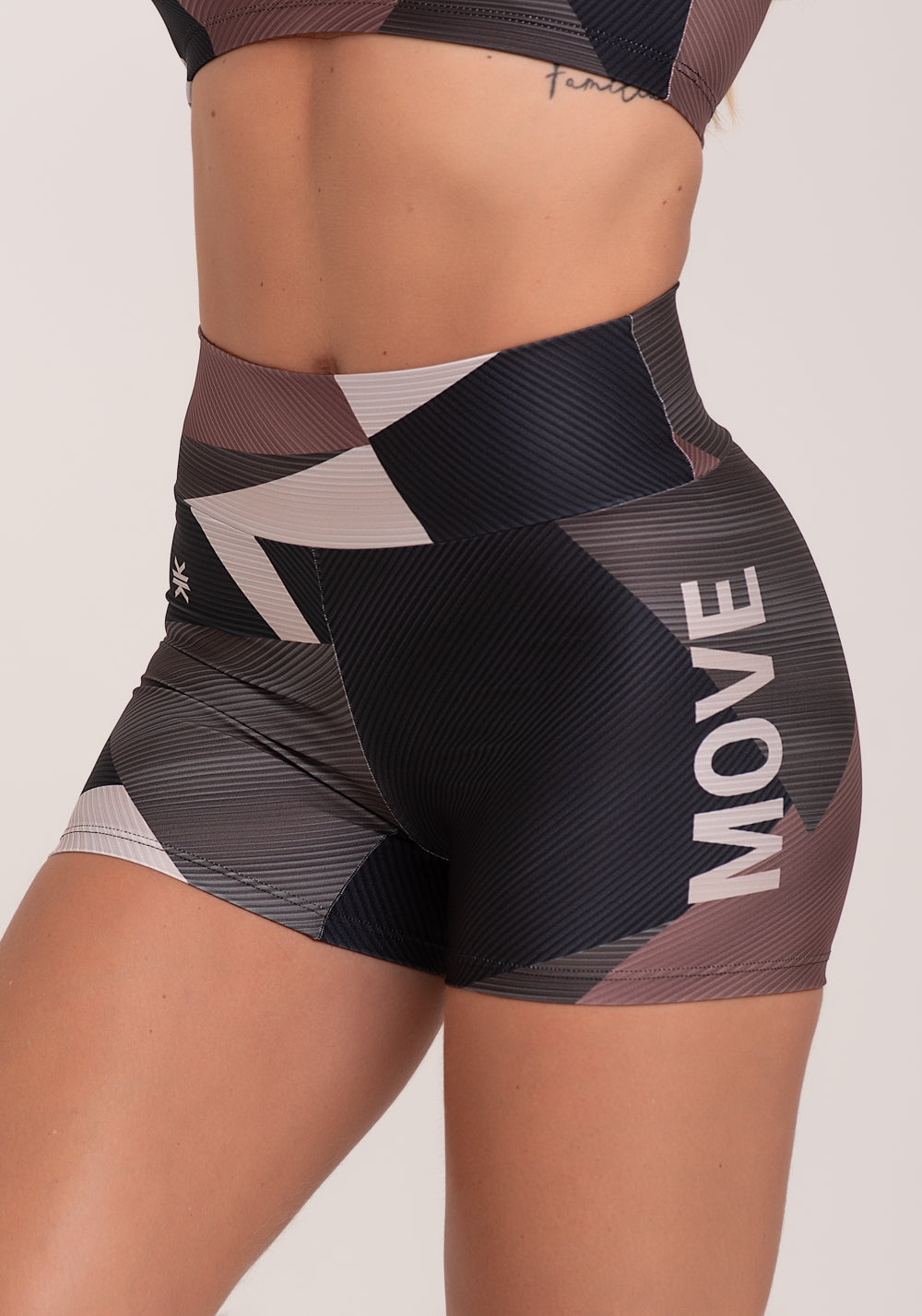 Short Fitness Feminino Estampado Strip Marrom Printed Dlk