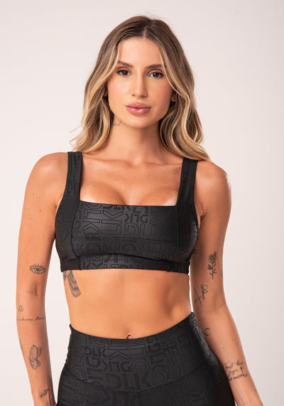 Top Shine Texturizado Decote Reto Preto Dlk