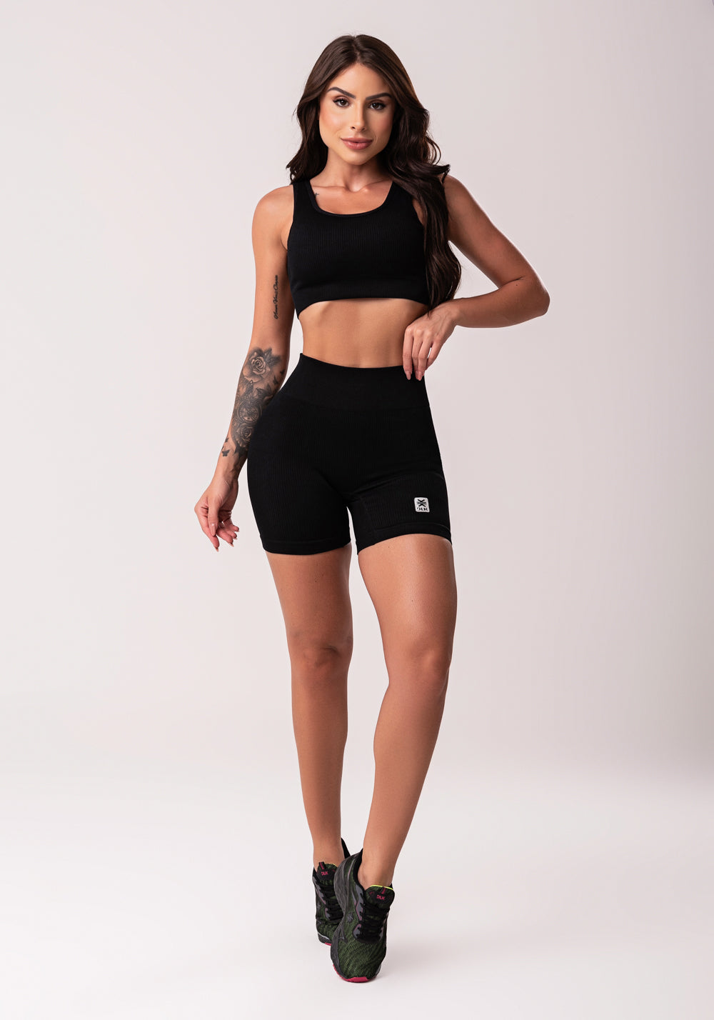 Bermuda Fitness Feminina Preto Com Cós Alto Texturizada Seamless Dlk