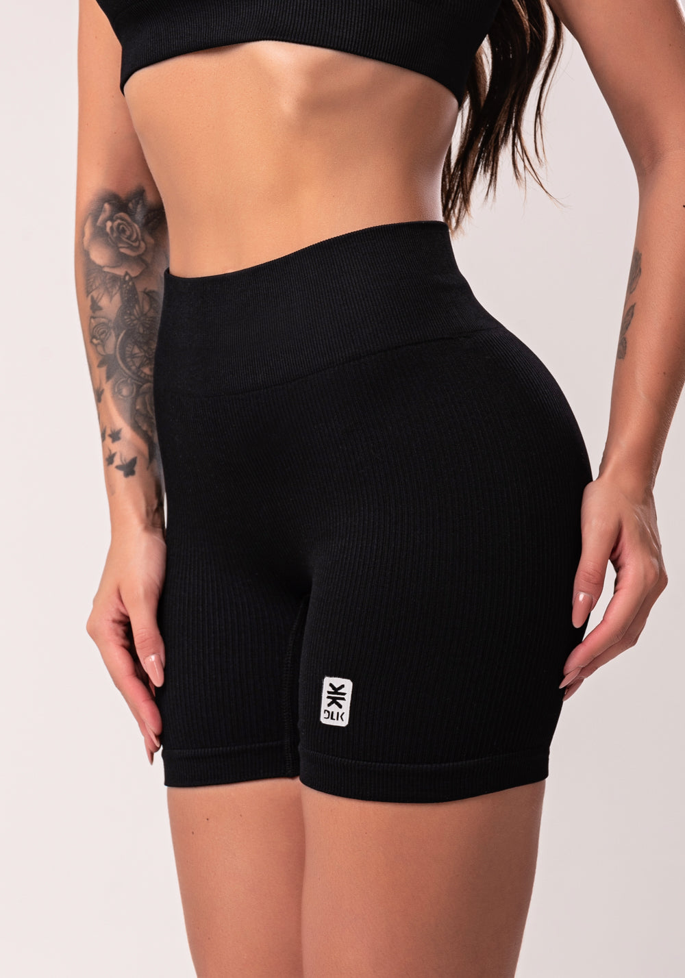 Bermuda Fitness Feminina Preto Com Cós Alto Texturizada Seamless Dlk