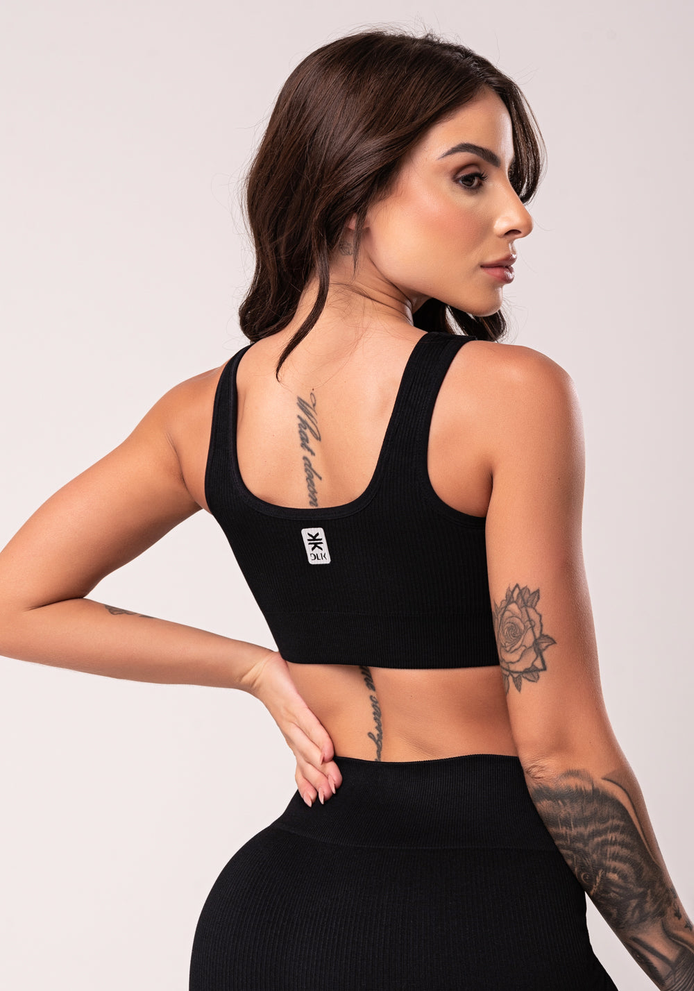 Top Fitness Feminino Preto Texturizado Com Bojo Seamless Dlk