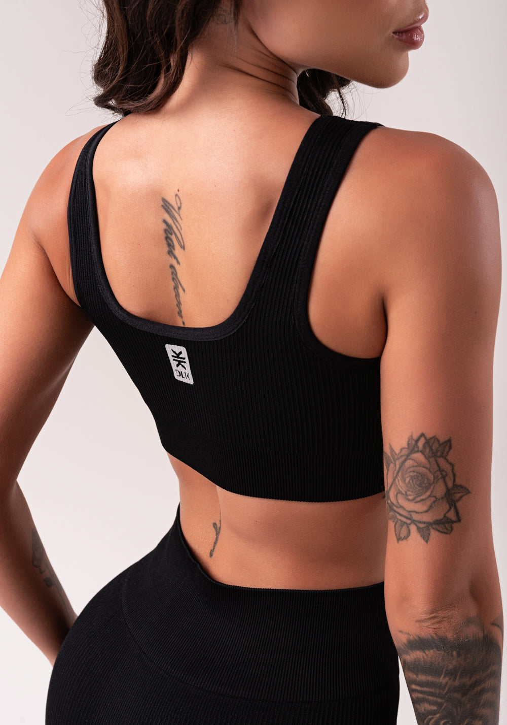 Top Fitness Feminino Preto Texturizado Com Bojo Seamless Dlk