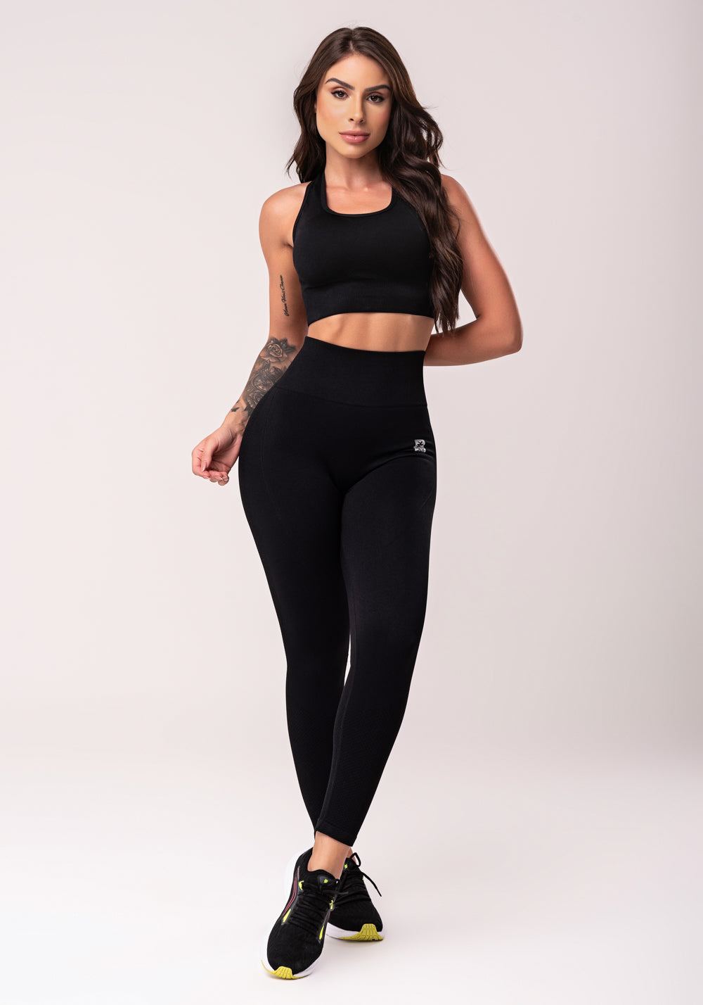 Top Fitness Feminino Nadador Preto Sem Costura Com Bojo Removível Seamless Dlk