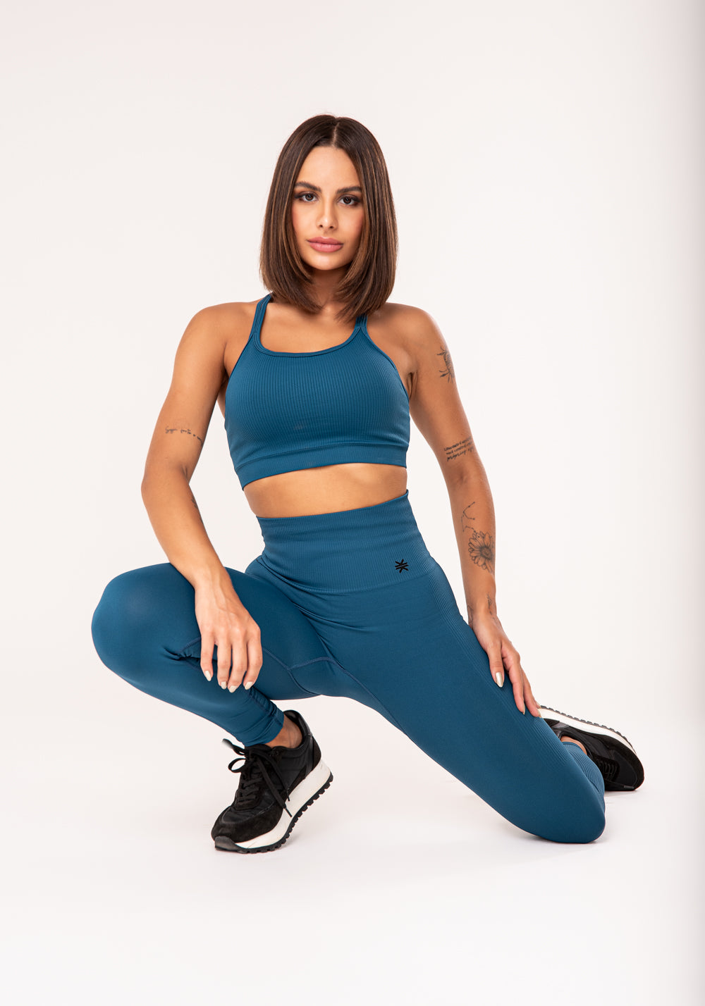 Legging Fitness Feminina Azul Petróleo Com Recorte Canelado Seamless Dlk