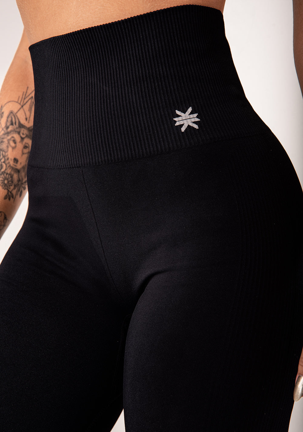 Legging Fitness Feminina Preto Com Recorte Canelado Seamless Dlk