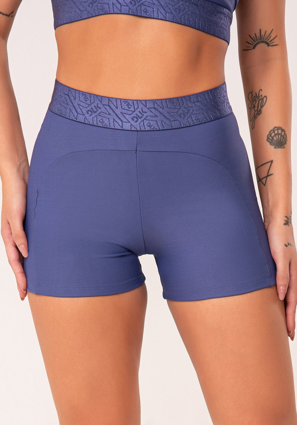 Short Fitness Feminino Azul Com Recortes E Elástico Na Cintura Flow Dlk