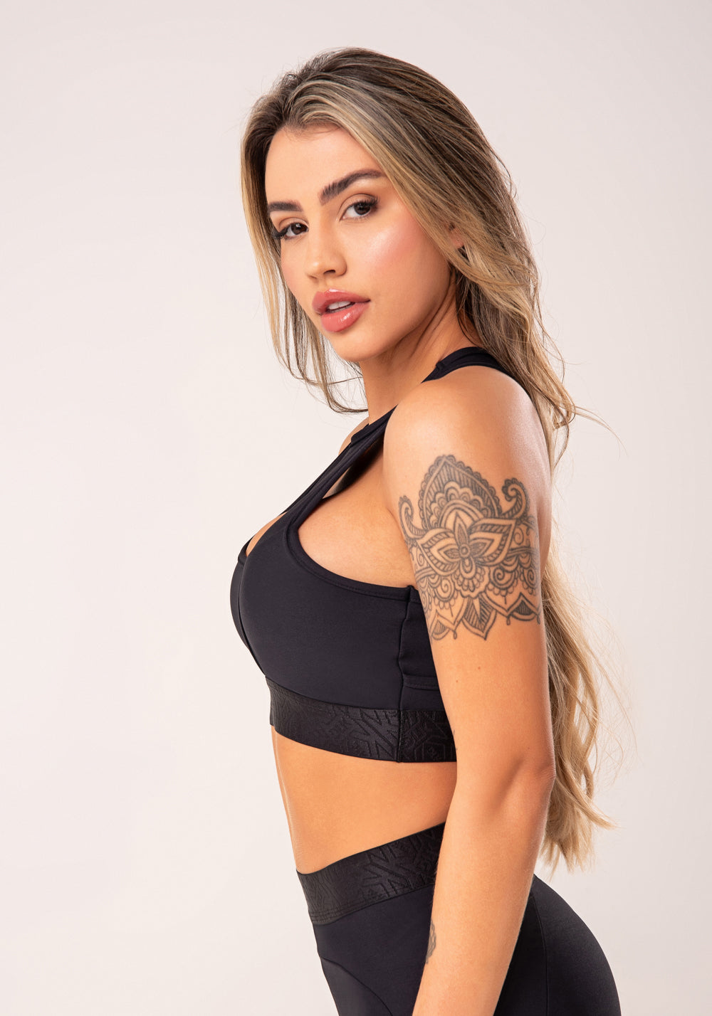 Top Fitness Feminino Preto Assimétrico Com Elástico Flow Dlk