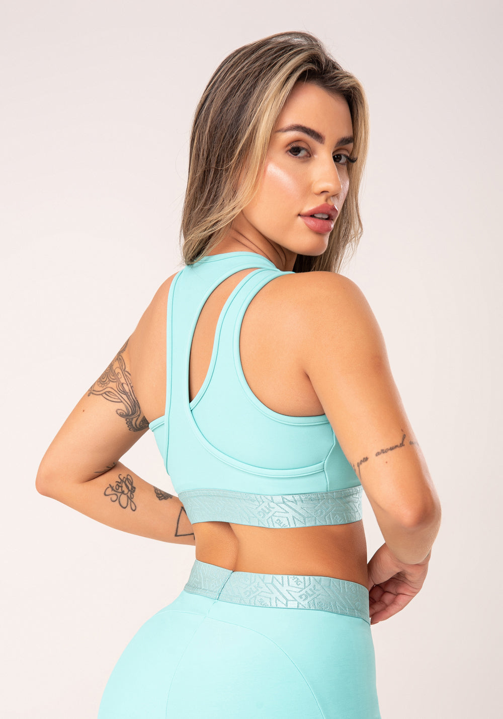 Top Fitness Feminino Verde Assimétrico Com Elástico Flow Dlk