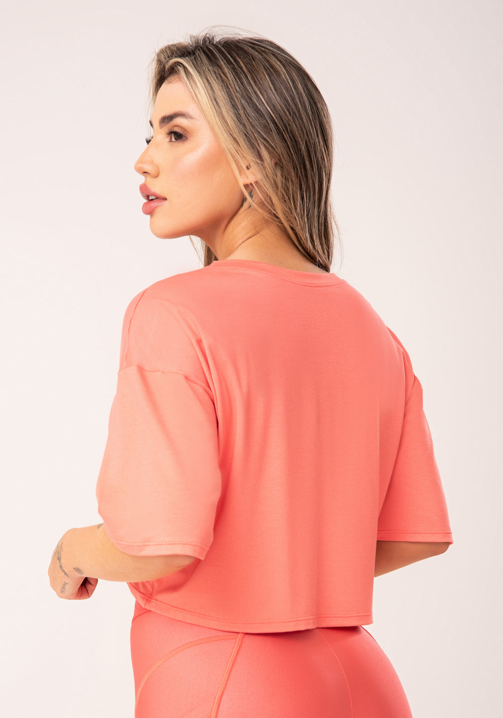 Cropped Feminino Coral Manga Curta Flow Dlk