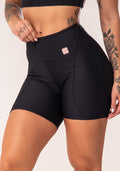Bermuda Fitness Feminina Preto Com Recortes E Pesponto Flow Dlk