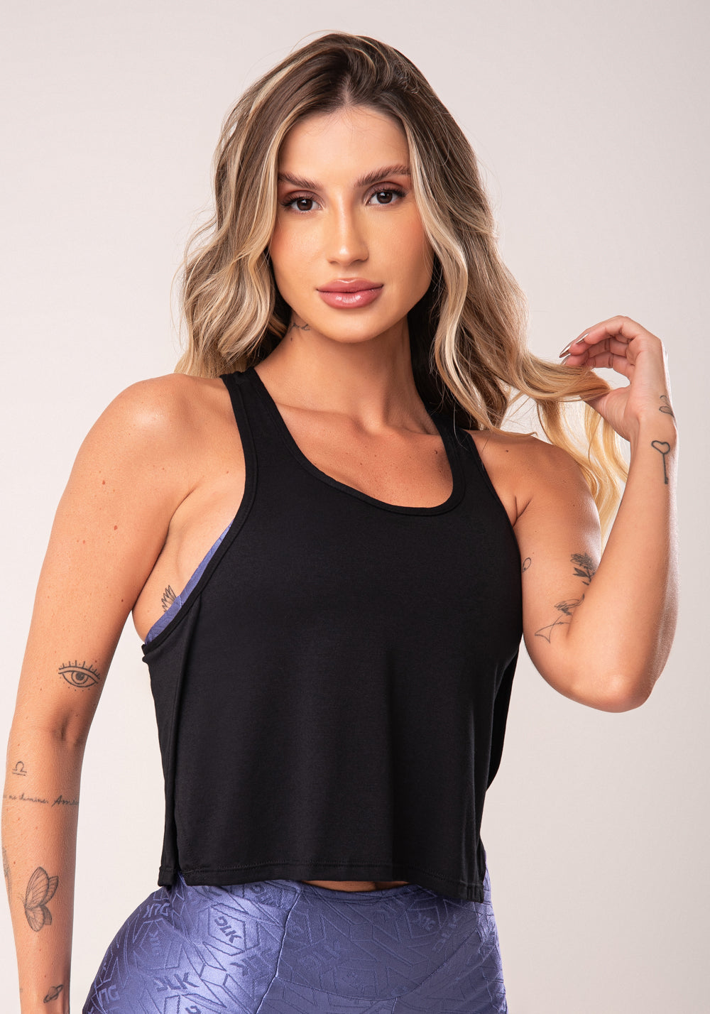 Cropped Feminino Preto com Transpasse Lateral Flow Dlk