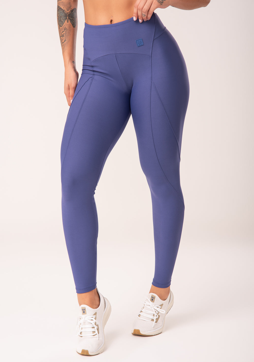 Legging Fitness Feminina Azul Com Recortes E Pesponto Flow Dlk