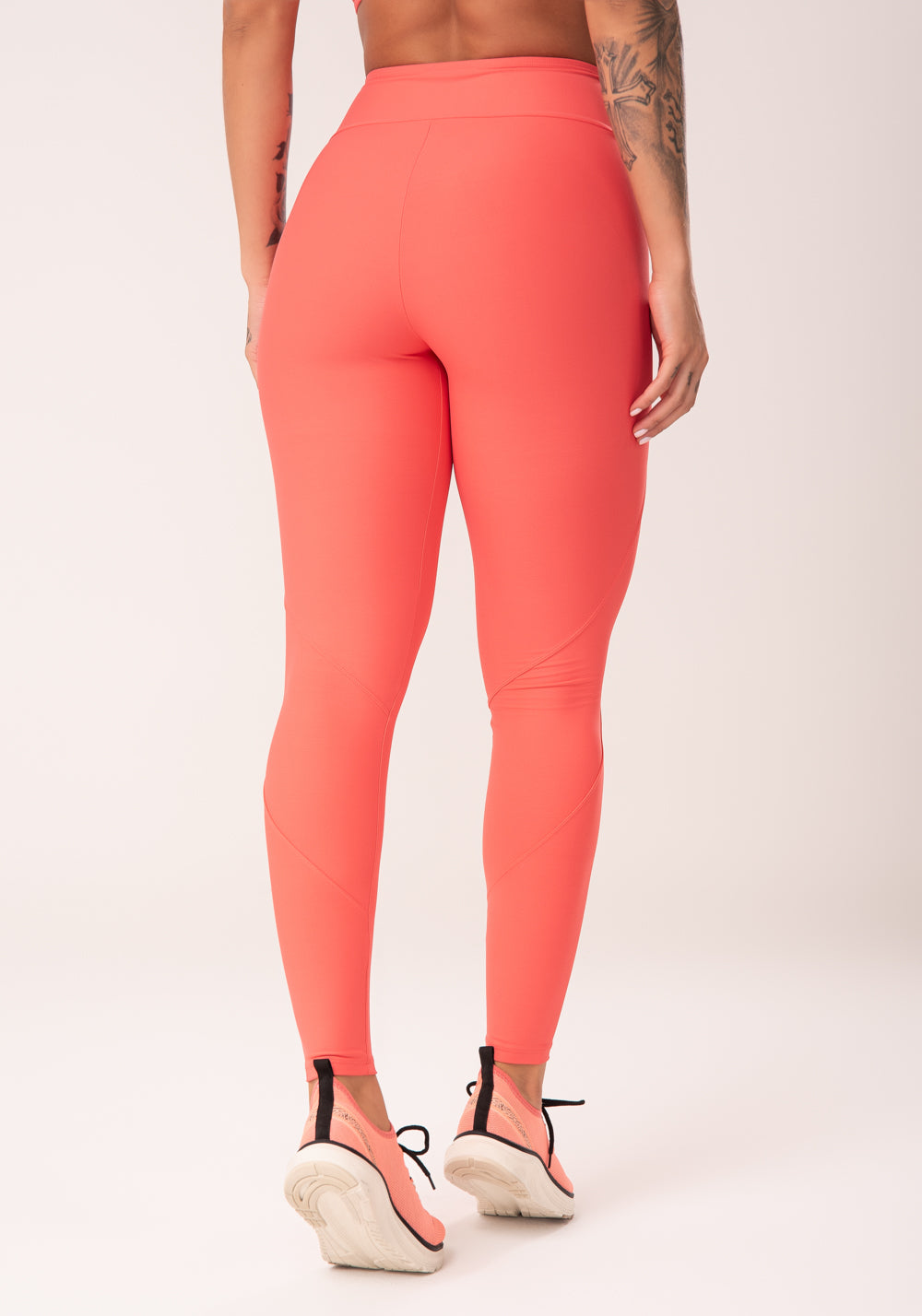 Legging Fitness Feminina Coral Com Recortes E Pesponto Flow Dlk