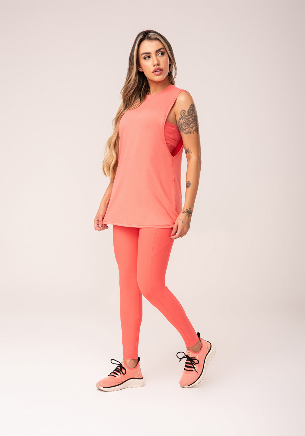 Camiseta Fitness Feminina Coral Maxi Cava Flow Dlk