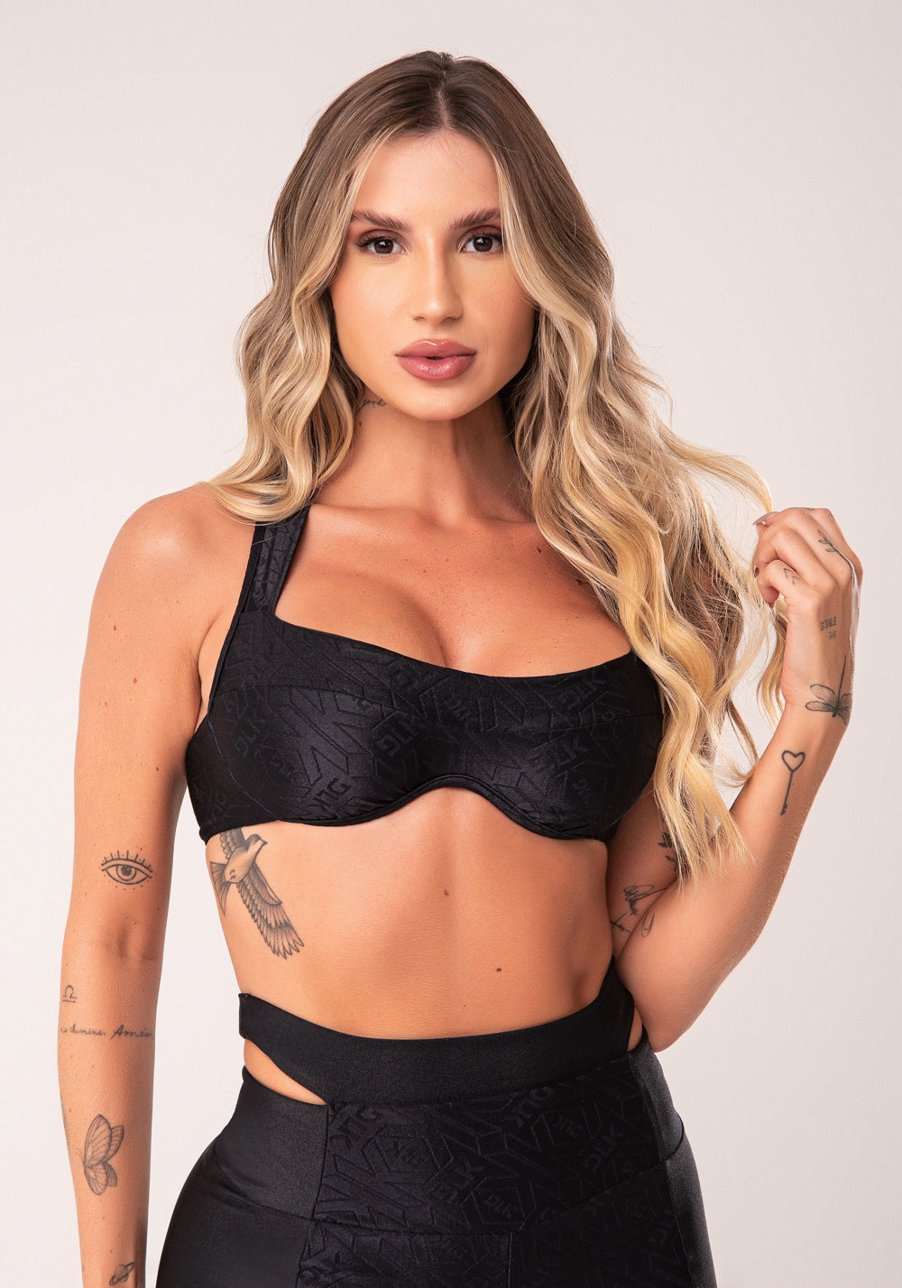 Top Fitness Feminino Preto Logomania Arco Inteiro Flow Dlk