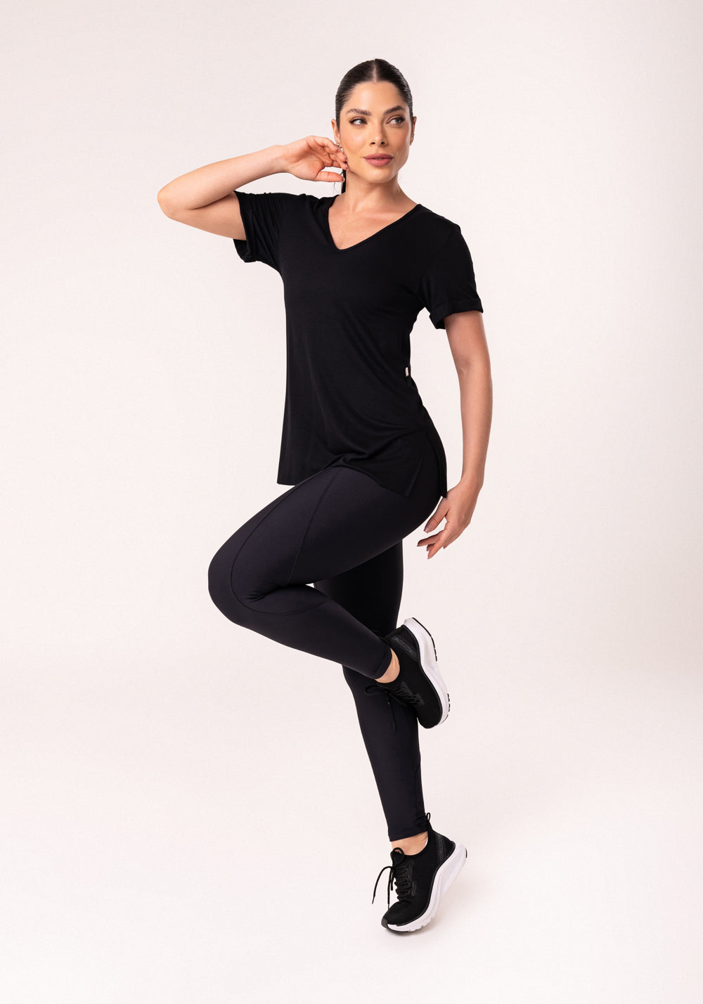 Blusa Fitness Feminina Preto Decote V Flow Dlk