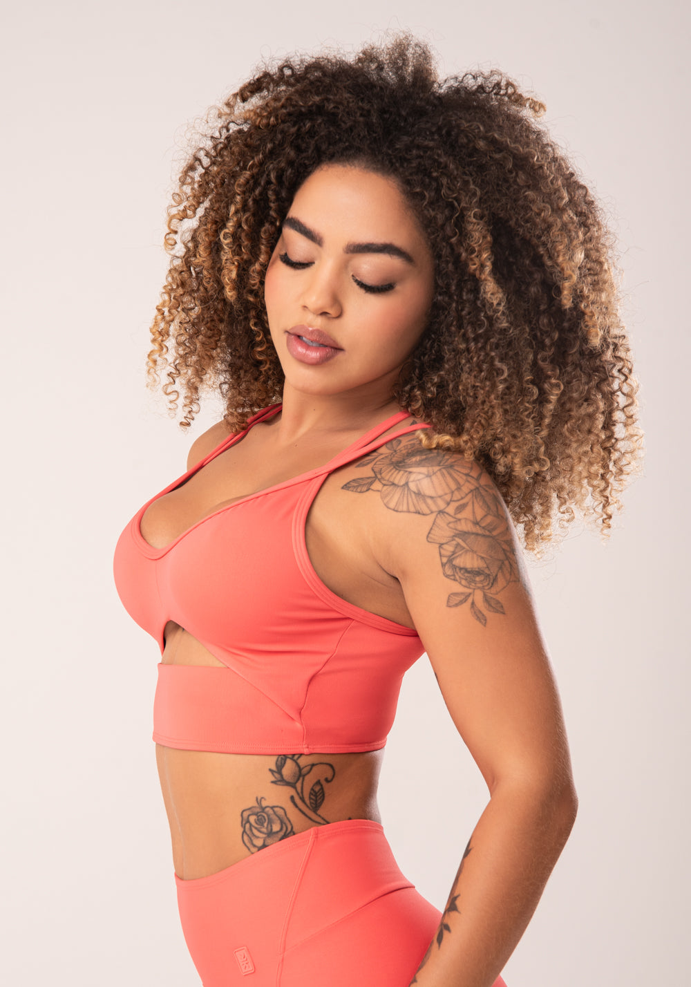 Top Fitness Feminino Coral Cut-out com Decote Franzido Flow Dlk