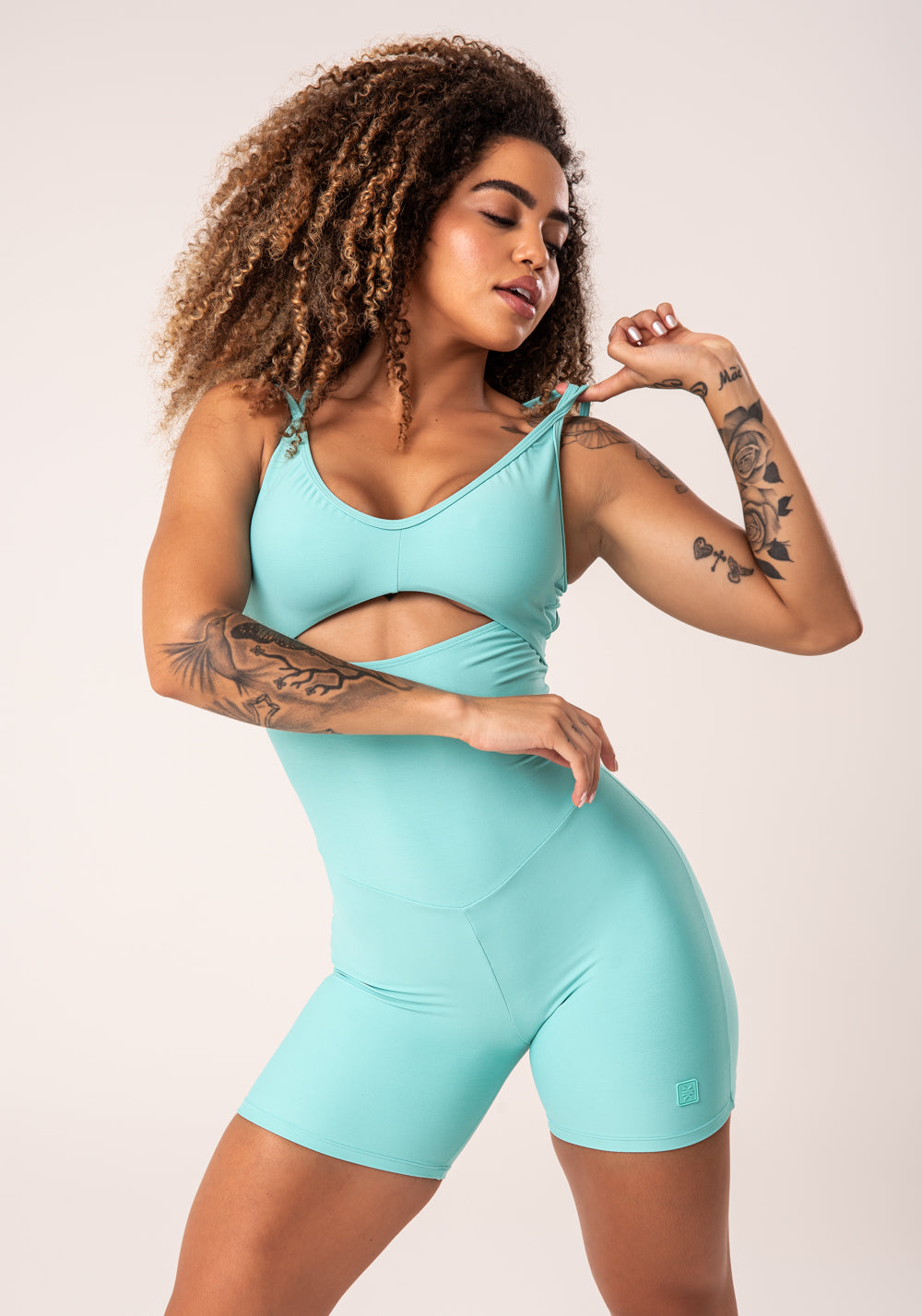 Macaquinho Fitness Feminino Verde Cut-out Com Decote Franzido Flow Dlk
