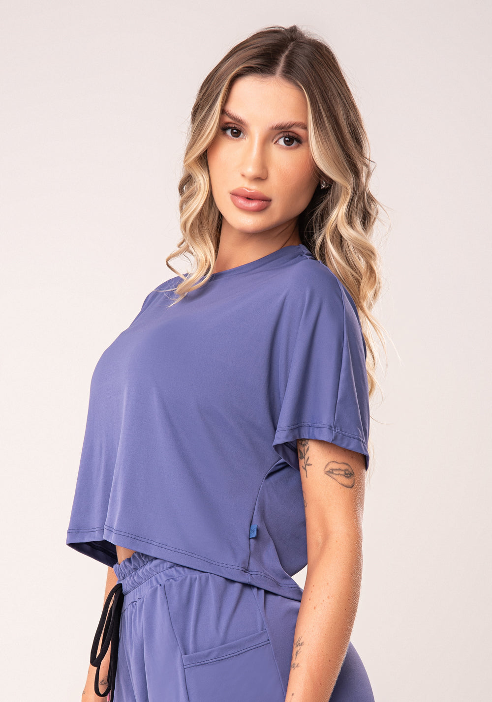 Cropped Feminino Azul Com Fenda Nas Costas Flow Dlk