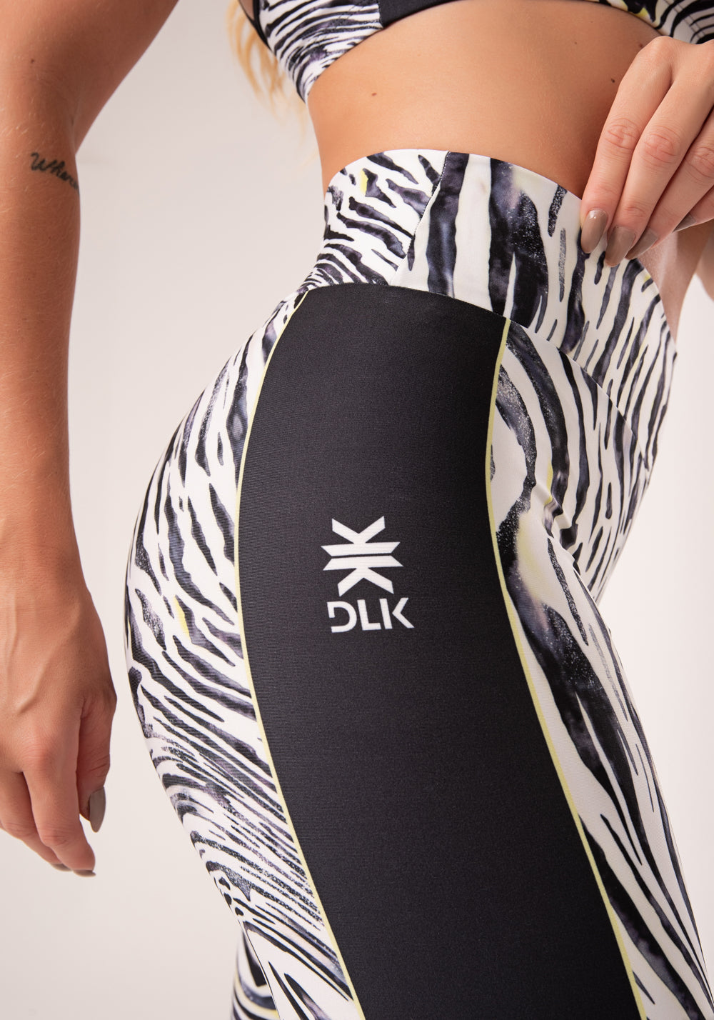 Legging Fitness Feminina Estampada Animal Print Verde Neon Printed Dlk