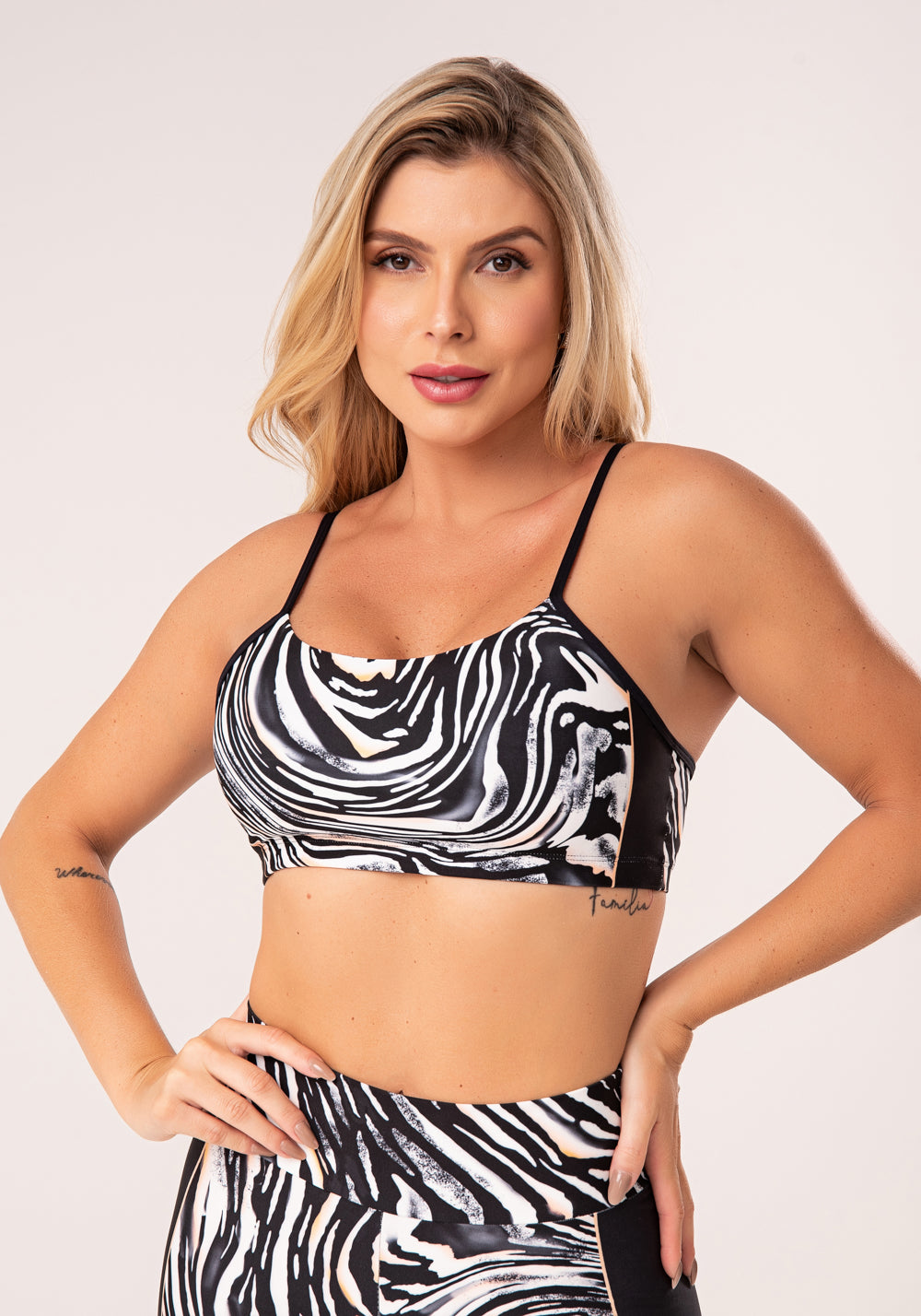 Top Fitness Feminino Com Bojo Estampado Animal Print Neon Laranja Printed Dlk