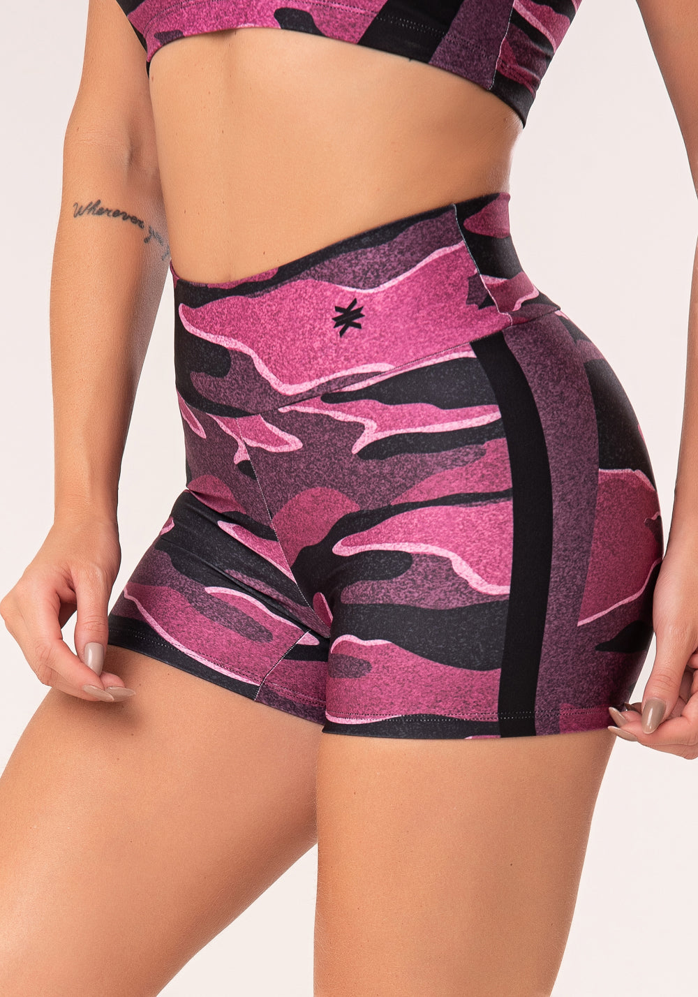 Short Fitness Feminino Estampado Camuflado Rosa E Preto Printed Dlk