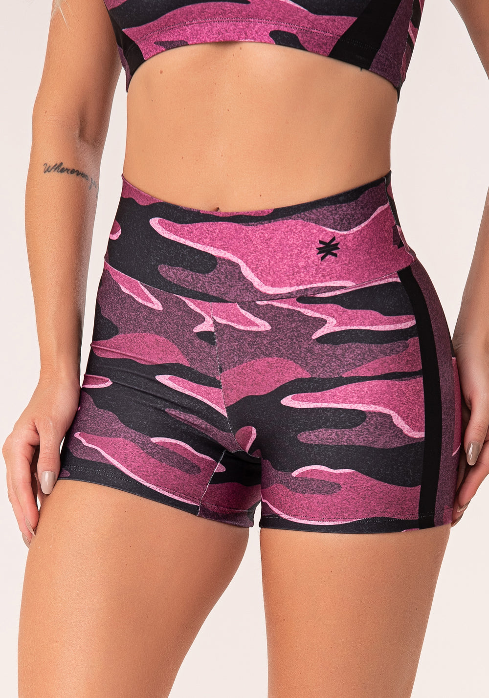 Short Fitness Feminino Estampado Camuflado Rosa E Preto Printed Dlk