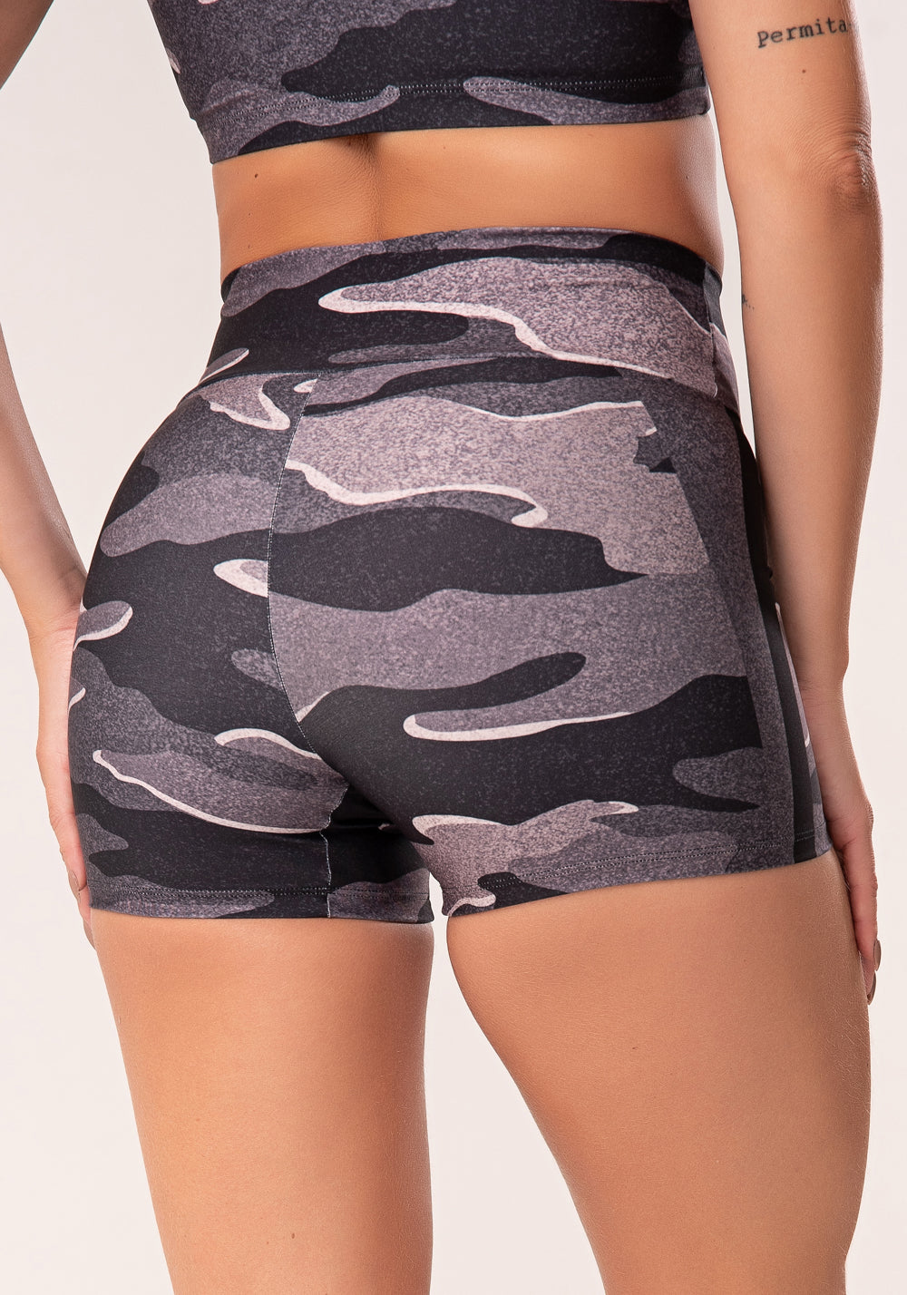 Short Fitness Feminino Estampado Camuflado Nude Printed Dlk