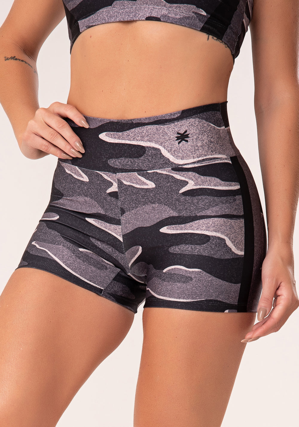 Short Fitness Feminino Estampado Camuflado Nude Printed Dlk