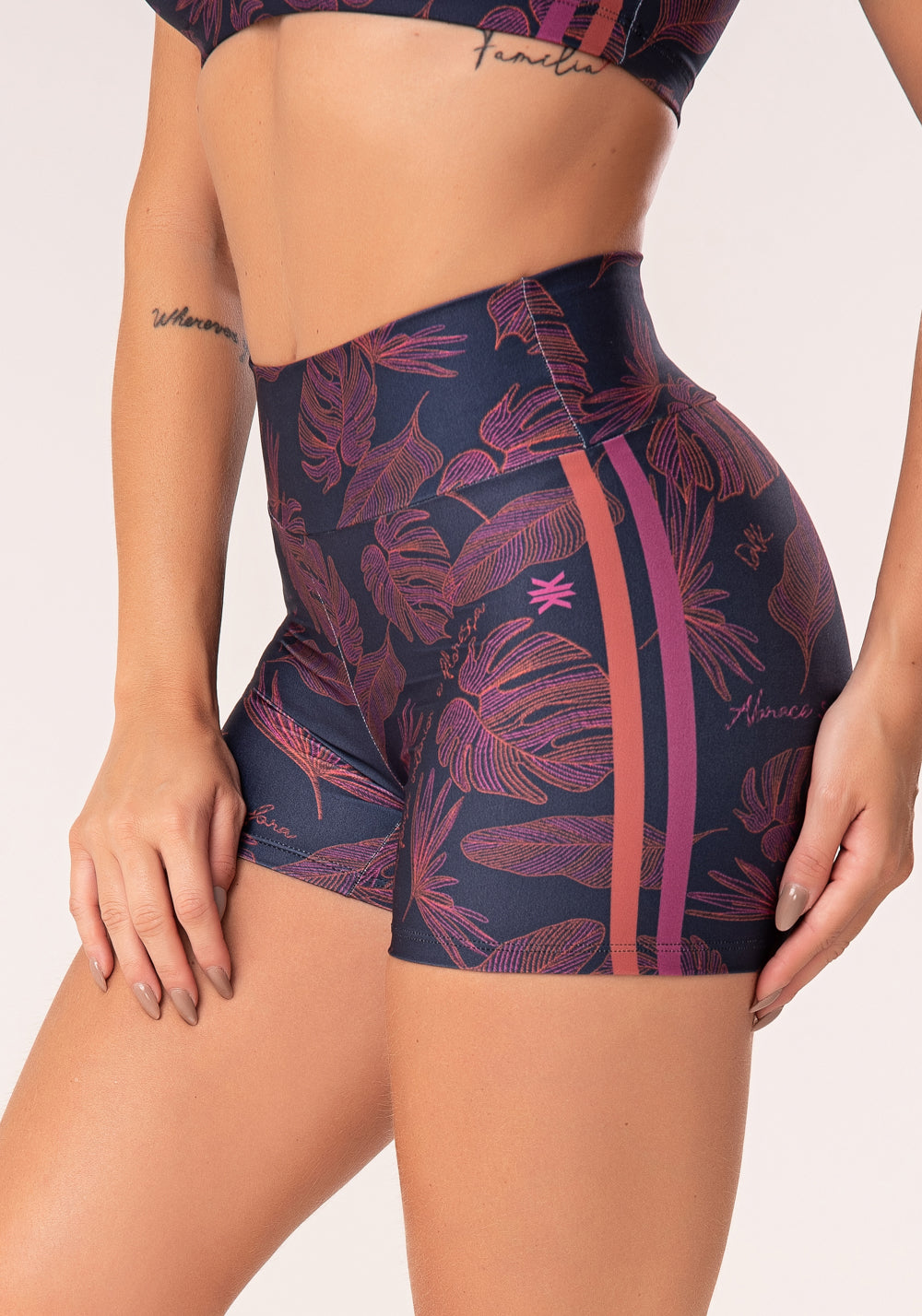 Short Fitness Feminino Estampado Folhagens Bordadas Printed Dlk