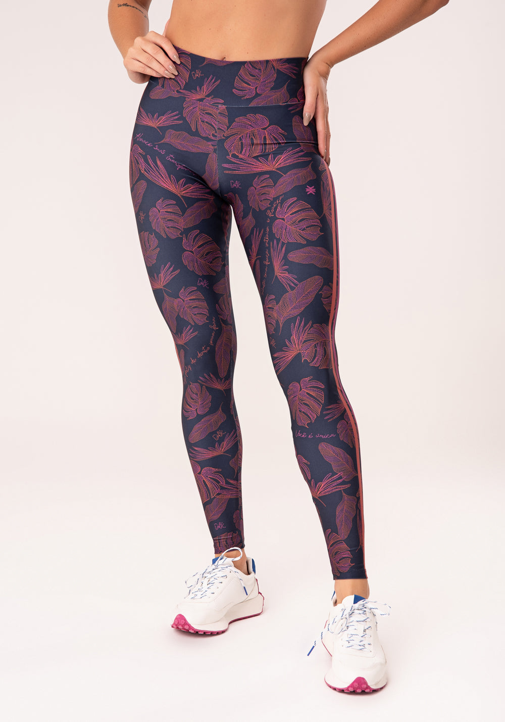 Legging Fitness Feminina Estampada Folhagens Bordadas Printed Dlk