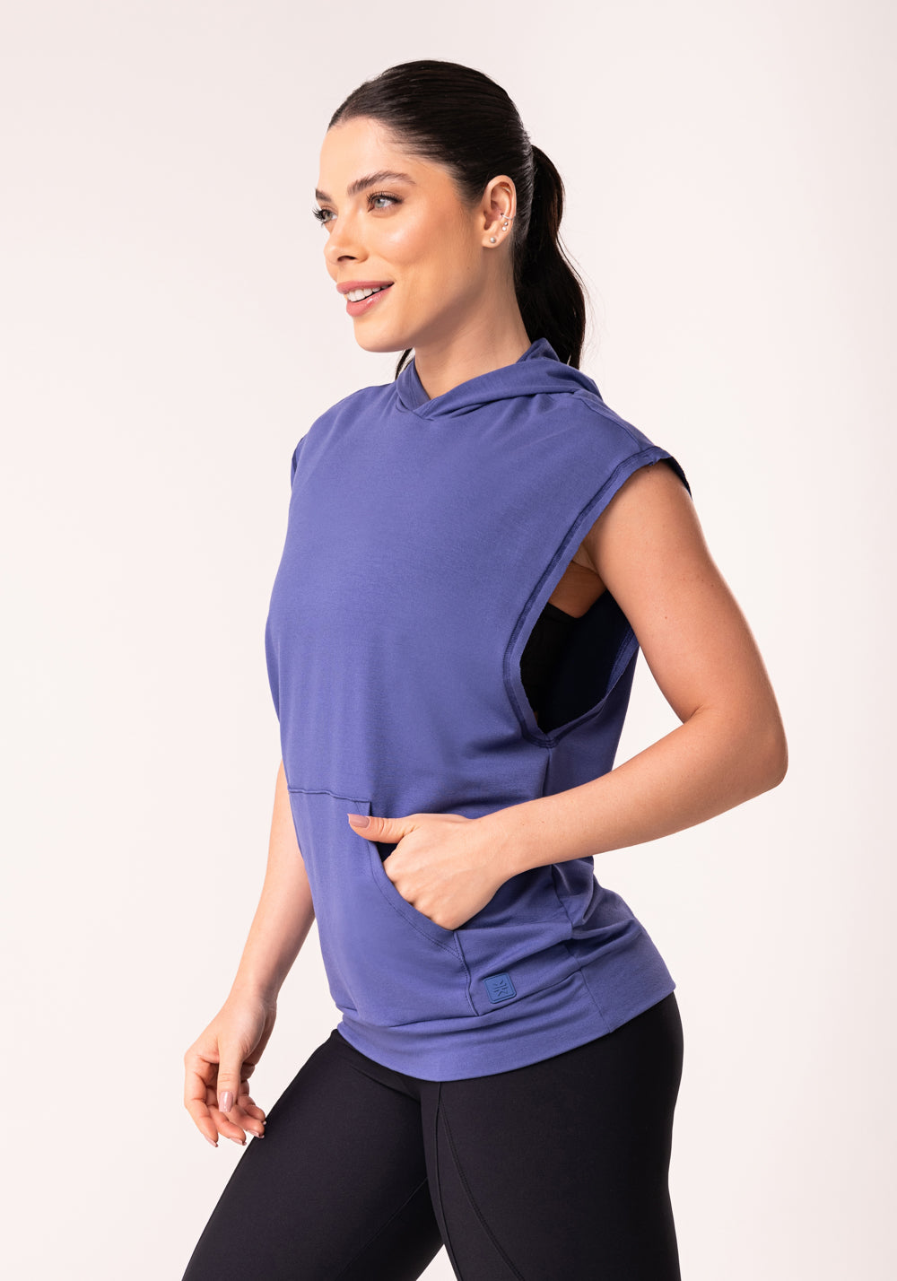 Colete Feminino Azul Moletinho Oversized Com Bolso Frontal E Capuz Flow Dlk
