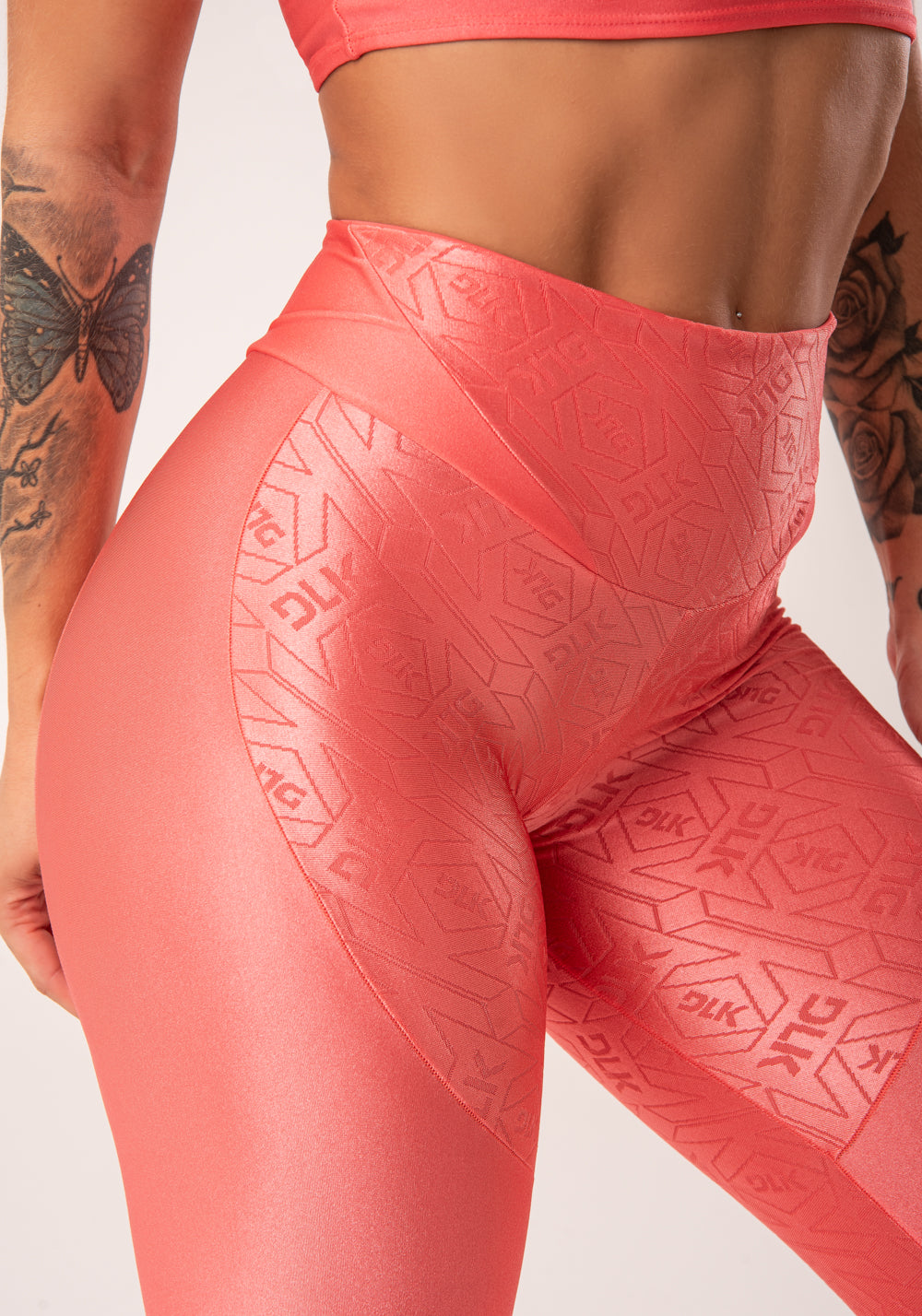 Legging Fitness Feminina Coral Com Recortes E Logomania Flow Dlk