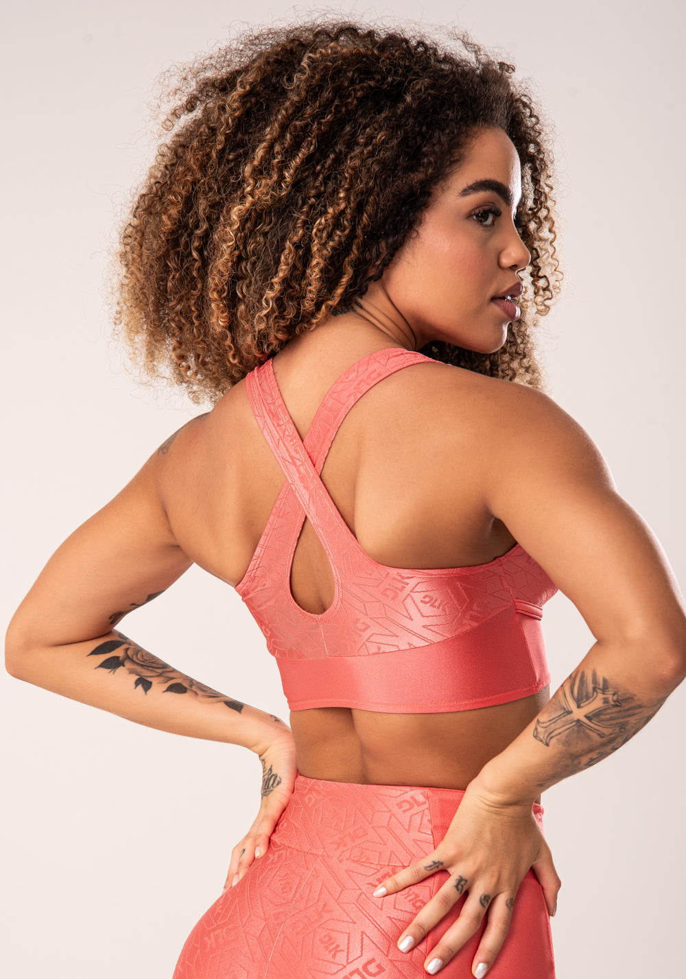 Top Fitness Feminino Coral Costas Cruzadas Flow Dlk