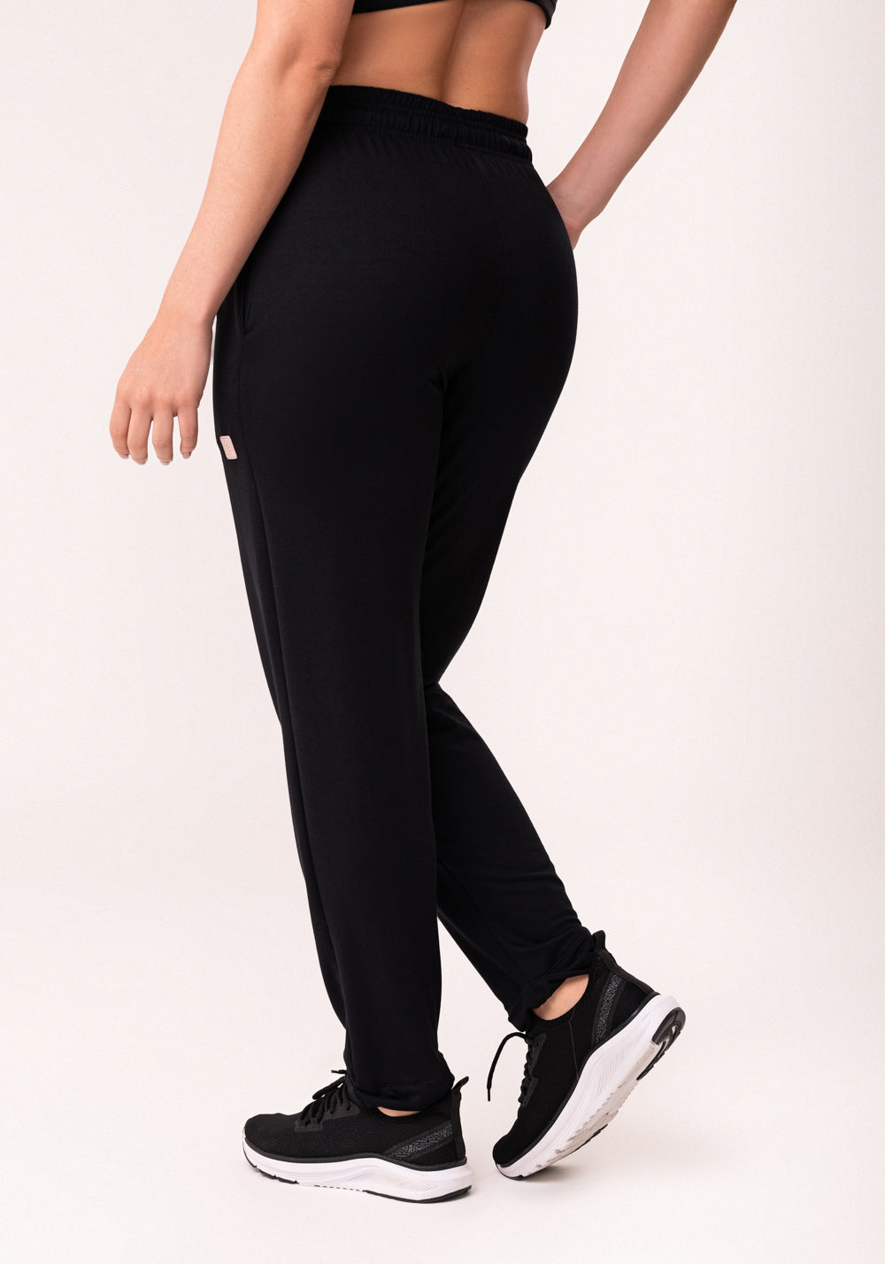 Calça Jogger Feminina Preto Moletinho Flow Dlk
